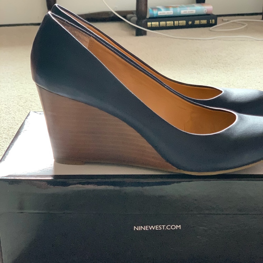Nine West Navy leather, wedge heel